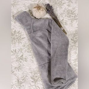 North face quarter zip fleece in gray